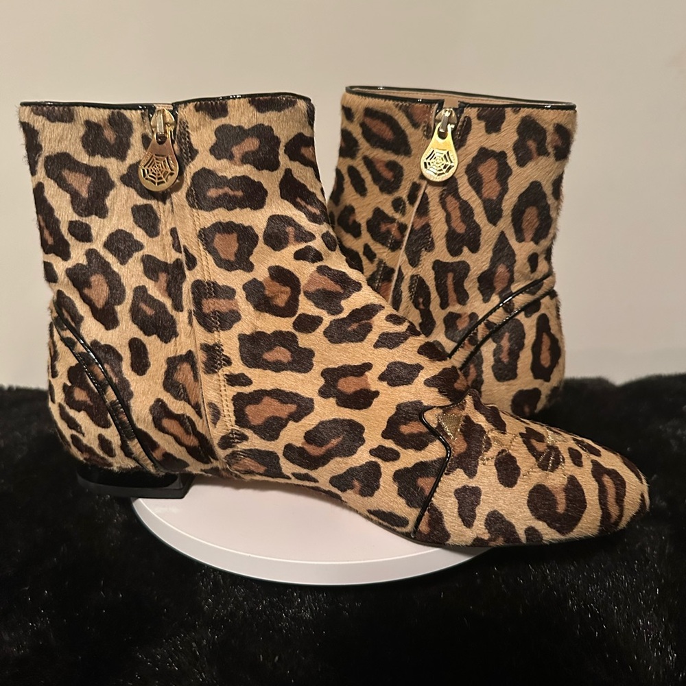 Very Gently Worn CHARLOTTE OLYMPIA Leopard Print Kitty booties Sz.39/9 $521